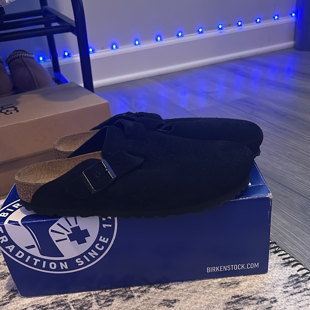 NWOT BLACK BOSTON BIRKENSTOCK